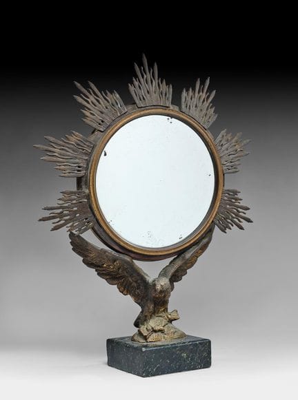 Specchio a forma di psiche con cornice in bronzo; 