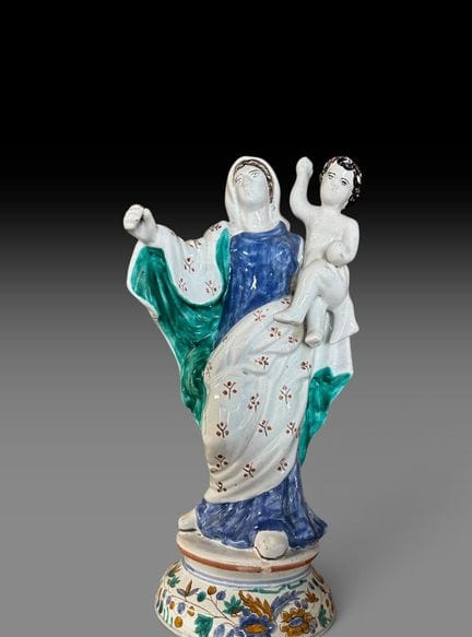 NEVERS, Ende des 19. Jahrhunderts. 
Madonna mit Ki
