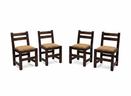 OBRA FRANCESA
Conjunto de cuatro sillas de madera 