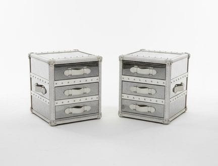 Paire de meubles de rangements ouvrant par trois t