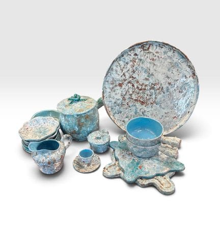 DELENE（20世纪），瓦洛里斯
一套采用“fat lava”釉面工艺的蓝调色系陶瓷餐具，包括：
