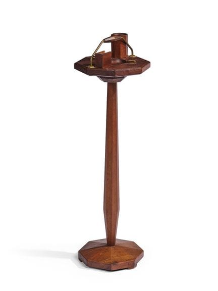 OBRA ART DÉCO 
Cenicero con pie que forma un juego