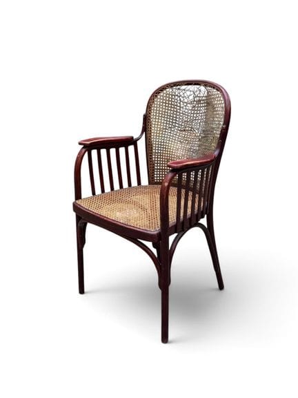 Atribuido a THONET
Sillón de oficina de madera cur