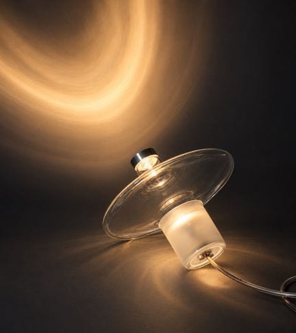 Mayice 
El Deseo
Wall sconce
Curved glass, borosil