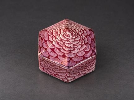 Heini Riitahuhta
Kukka
Hexagonal box with lid 
Pin