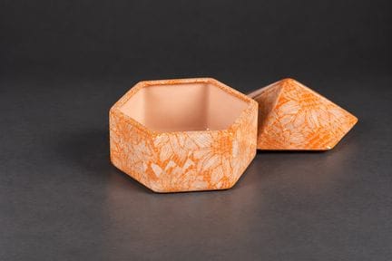 Heini Riitahuhta 
Keto 
Hexagonal box with lid 
Pi