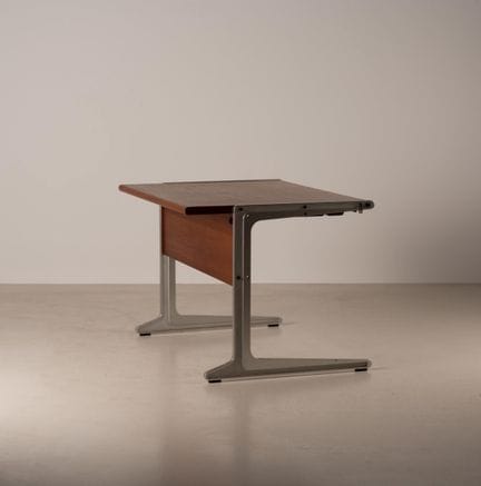 ISAMU KENMOCHI 
Of group
Desk
Steel and wood
Produ