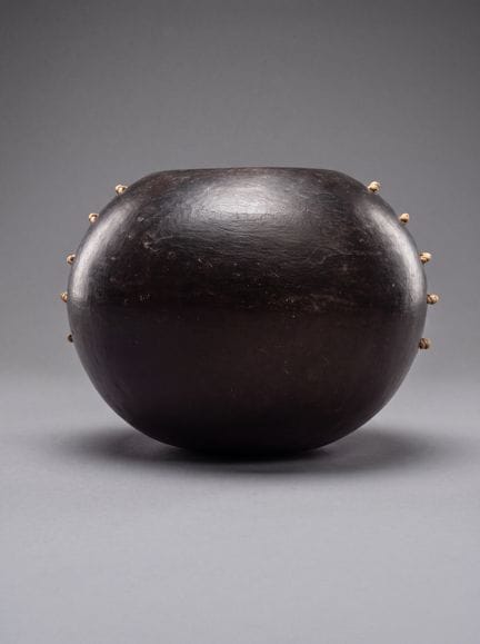 Etni-Tecni
Calabash Vase
Ceramic
1991
H21  W18 cm
