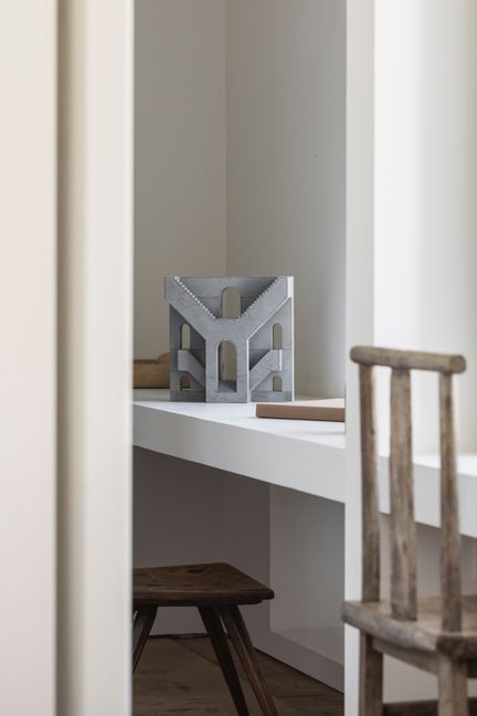 David Umemoto (1975) 
Stairway No. 21
Sculpture
Ca