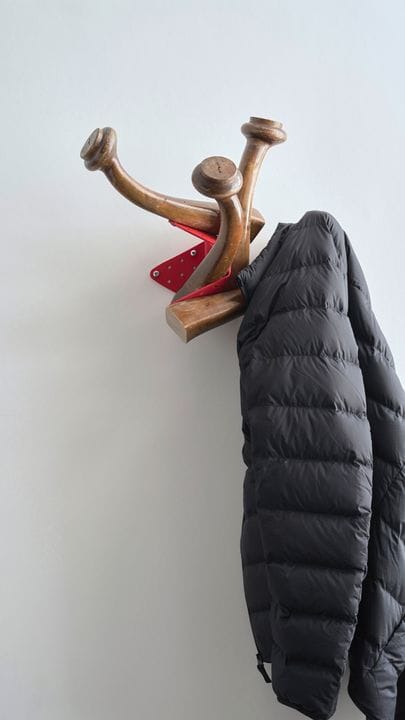 Curro Claret (1968)
Hanger #7
Coat hanger
Metal an