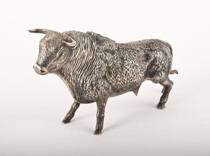 Taureau de corrida en argent 800 millièmes monogra