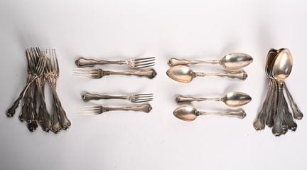 Servizio da tavola in argento con marchio GL, mode