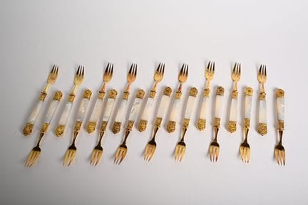 PUIFORCAT.
18 fourchettes à dessert en vermeil, ma