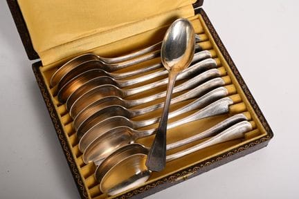 Emile PUIFORCAT
12 petites cuillères en argent de 