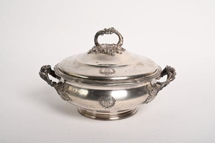 MARRET frères, 16 rue Vivienne
Légumier couvert en