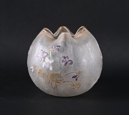 MONTJOYE e LEGRAS. Vaso a forma di sfera con collo