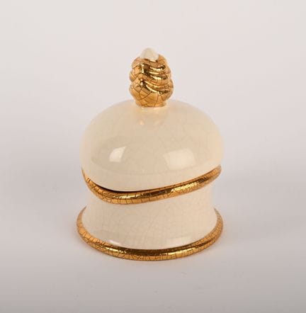LONGWY. Scatola con coperchio in maiolica beige co