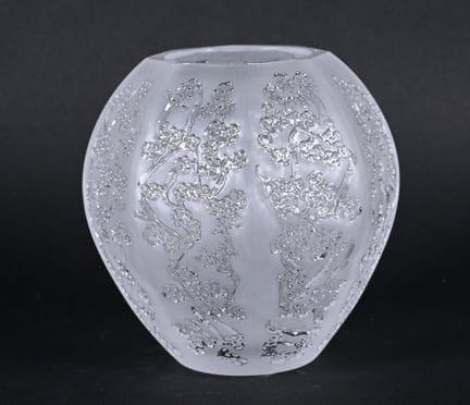 LALIQUE Francia. 
Piccolo vaso modello "Sakura" in