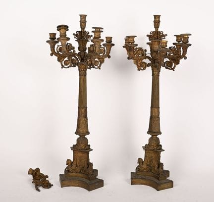 Coppia di imponenti candelabri a sette luci in bro