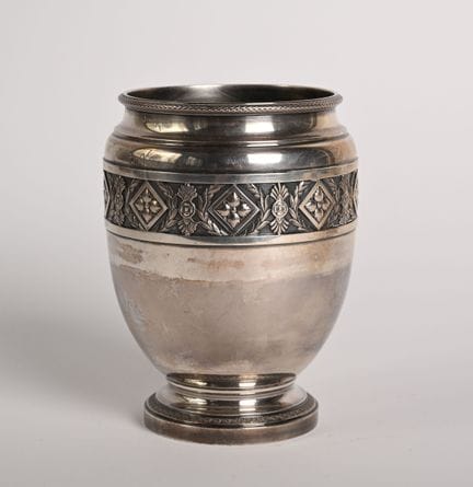 RISLER & CARRE Paris
Vase en argent à décor d'une 