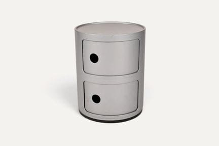 Anna CASTELLI FERRIERI (1918-2006) per KARTELL.
Mo