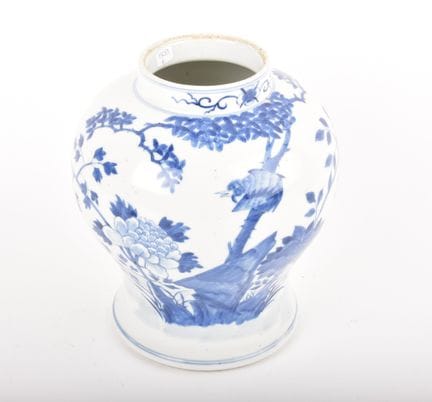 Cina, fine dell'epoca Qing.
Vaso da decorazione in