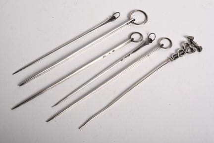 Cinq attelés en argent dont 3 poinçon Vieillard et