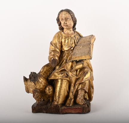 Vergoldete Holzskulptur, die den Evangelisten Joha