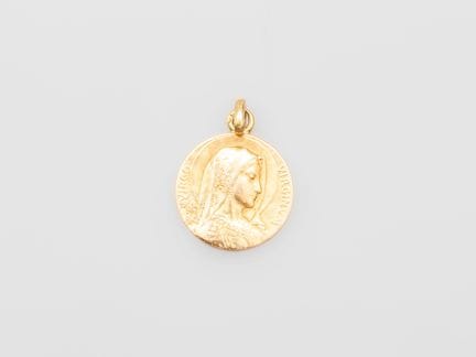 Médaille religieuse en or jaune 750‰ (18K),  repré