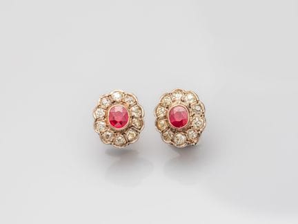 Par de pendientes de oro bicolor de 750°/°° (18 qu