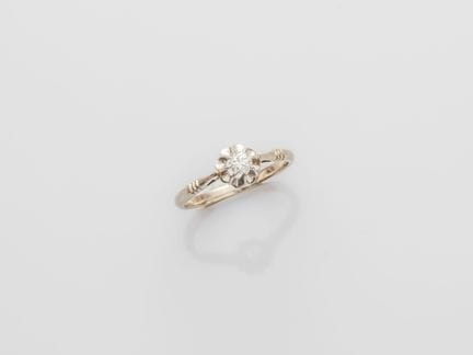 Solitaire en or gris 750°/°° (18K) et platine, ser