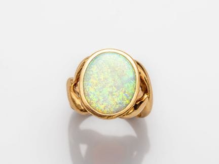 Ring aus 750°/°° Gelbgold (18 K), besetzt mit eine