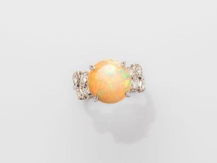 Anillo de oro blanco 750°/°° (18 quilates), engast