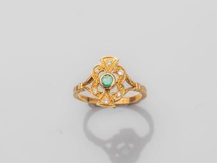 Durchbrochener Ring aus 750°/°° (18 K) Gelbgold, b