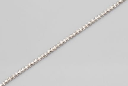 Pulsera River en platino, engastada con diamantes 