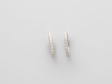 Par de aros ovalados de oro blanco 750°/°° (18 K),