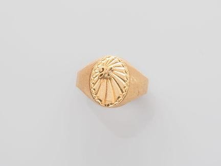 Siegelring aus 750°/°° (18 K) Gelbgold, verziert m