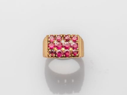 Pequeño anillo de sello de oro amarillo de 750°/°°