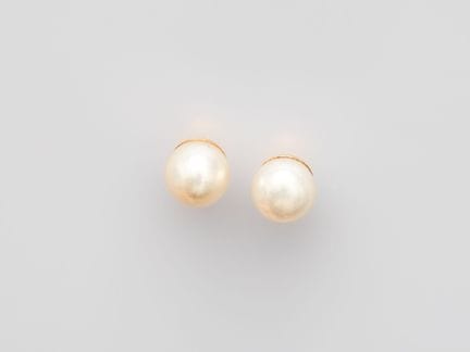 Paire de boucles d'oreilles à monture en or jaune 