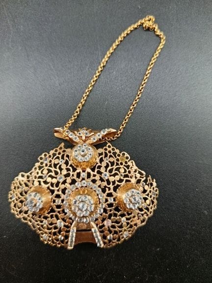 Elemento a forma di croce normanna in oro giallo 1