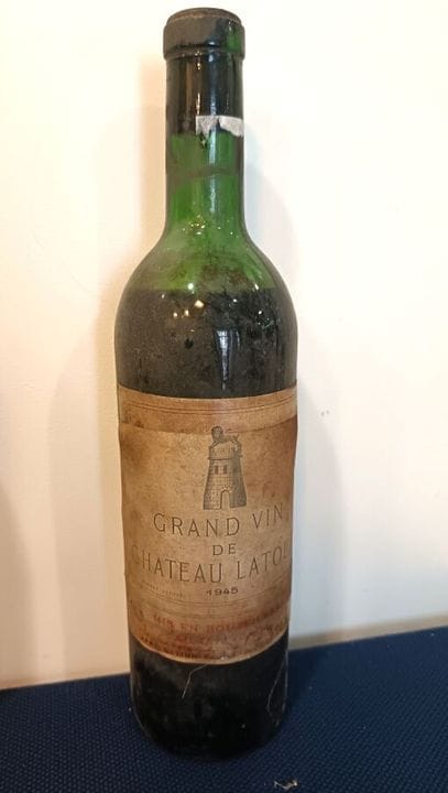 1 bt Château Latour 1945 Pauillac (senza capsula, 
