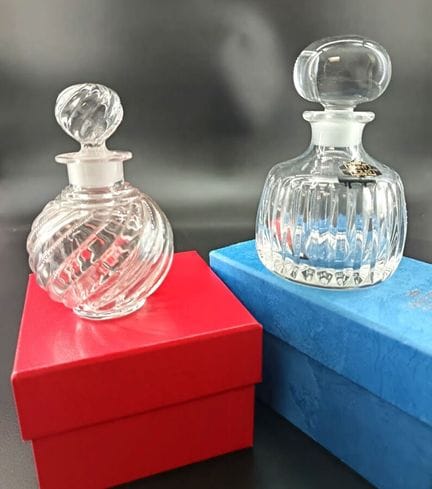 2 flaconi in cristallo di Saint Louis e Baccarat, 