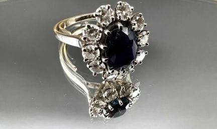 Anello marquise in oro bianco 18 k 750/° con zaffi