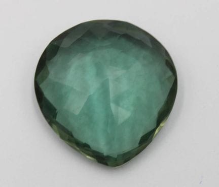 Amatista verde, tallada, aprox. 67 quilates