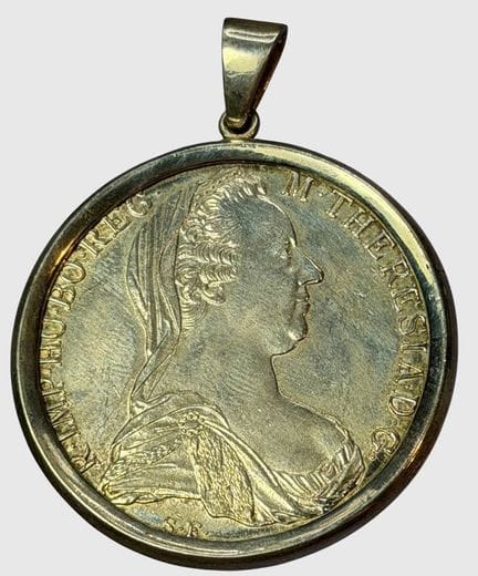 Ciondolo a forma di moneta, argento, tallero di Ma