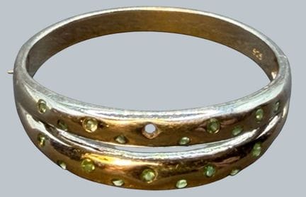 Anello in argento 925 con pietre verdi, ne manca u