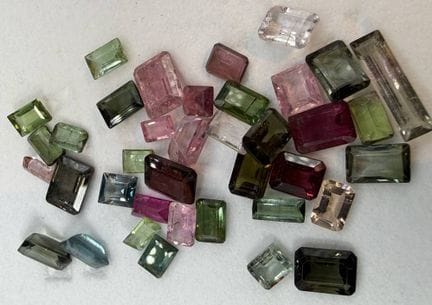 Lot de tourmalines, environ 28 carats.