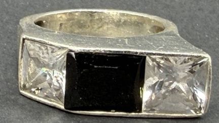 Anello massiccio in argento 925, con due pietre, u