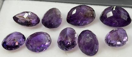 9 améthystes diverses, totalisant 94,9 carats