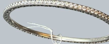 Bracciale rigido Pandora in argento 925 con pietre